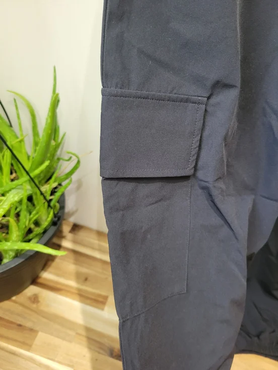 Halara Pants Med - Picture 3 of 4